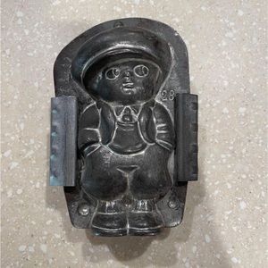 Vintage Metal Dutch Boy Mold